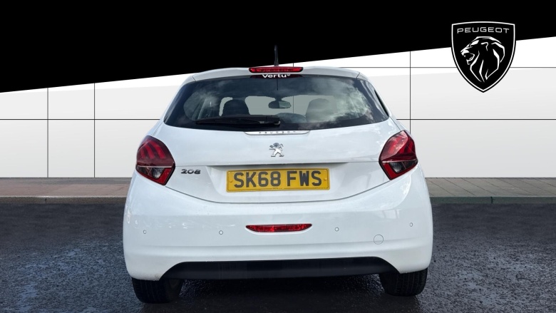 Peugeot 208 1.2 PureTech 82 Signature 5dr [Start Stop] Petrol Hatchback